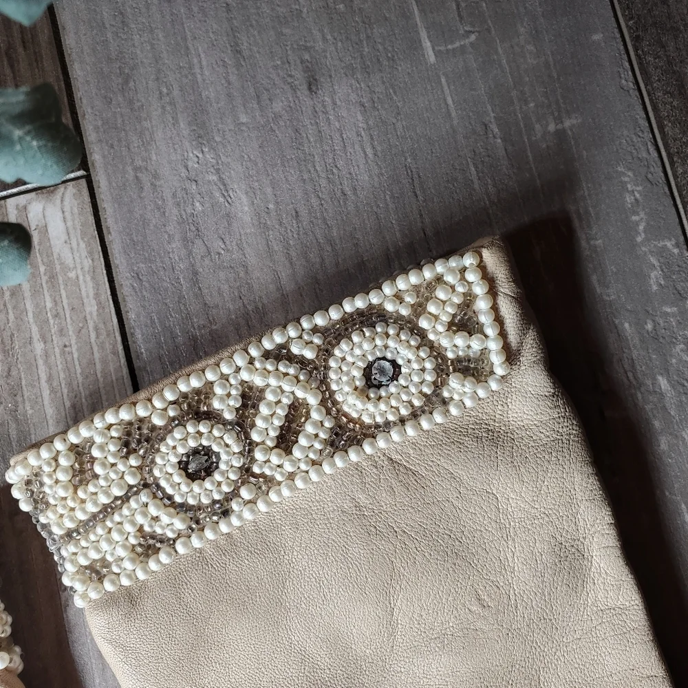 Vintage Beaded Leather Gloves Women's Size Medium Beige Cream